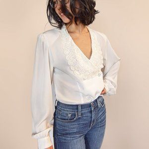 Vintage white blouse with embroidered lapel